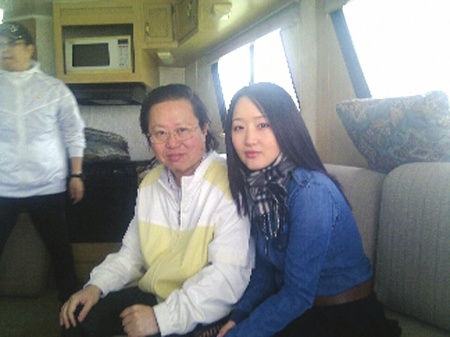 杨钰莹玉女不老 粉色蓬蓬裙似少女