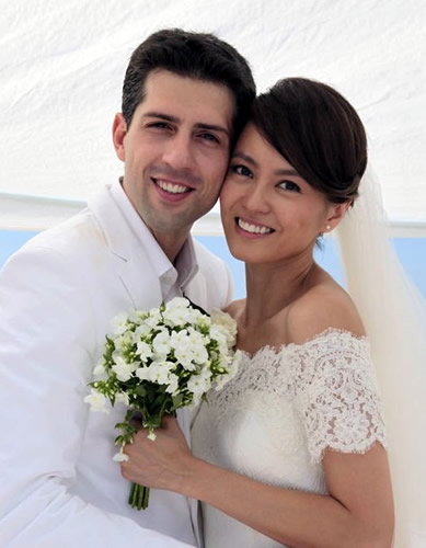 梁咏琪与西班牙籍丈夫Sergio在巴塞罗那闪婚